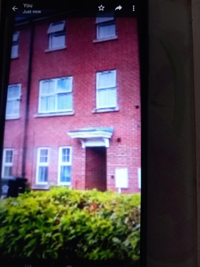 Private Rooms, 2 Showers In 3 Storey Hse, 25 Minutes Walk From Leicester City Centre Екстер'єр фото